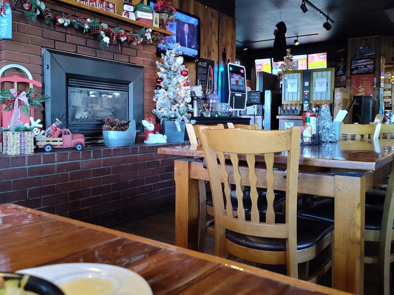Buzz Inn Steakhouse - Monroe interior